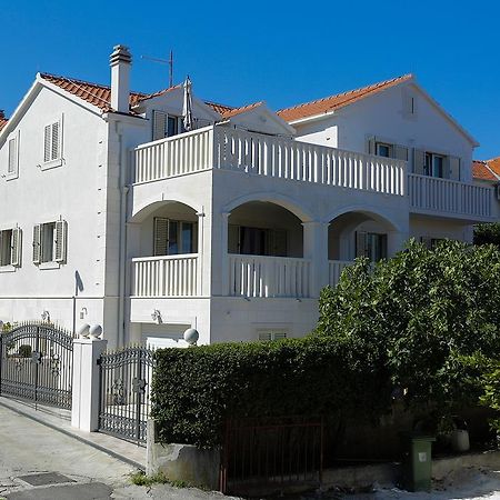 Apartments Manda Supetar Luaran gambar