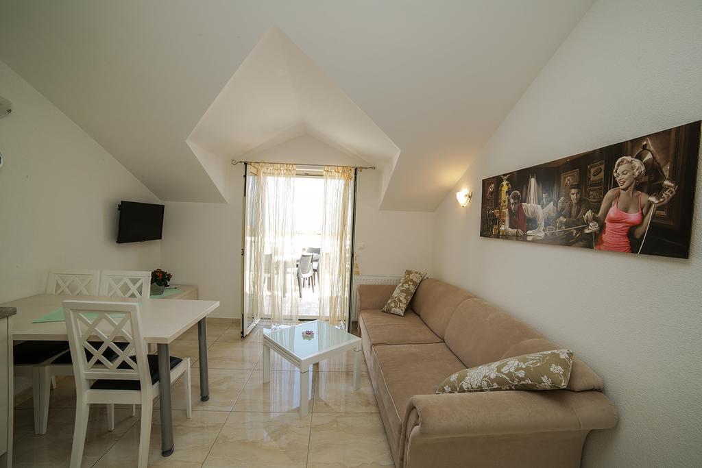Apartments Manda Supetar Luaran gambar