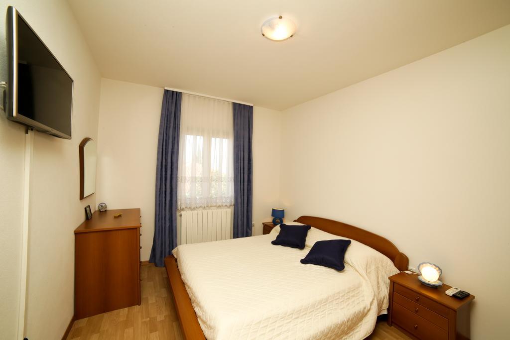 Apartments Manda Supetar Luaran gambar